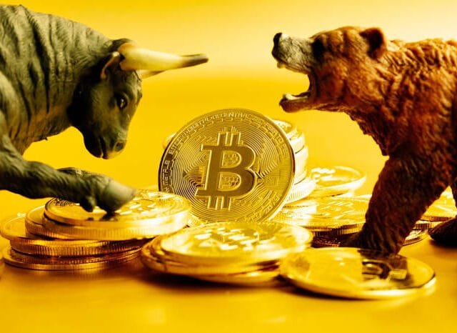 Bitcoin Price News: Investors Take $600M Out of ETFs – Is BTC Going to $60K?