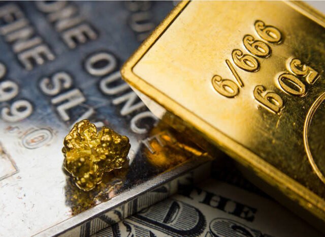 Gold, Silver and the USDX: The Key April Analogies and Key Factors