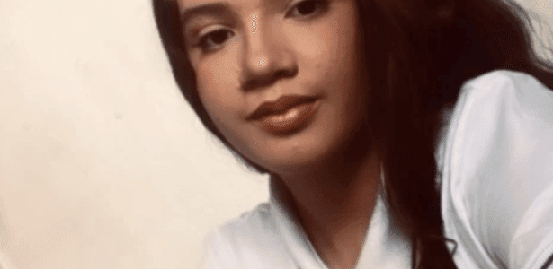 Adolescente morre ao mexer no celular após o banho: entenda os riscos