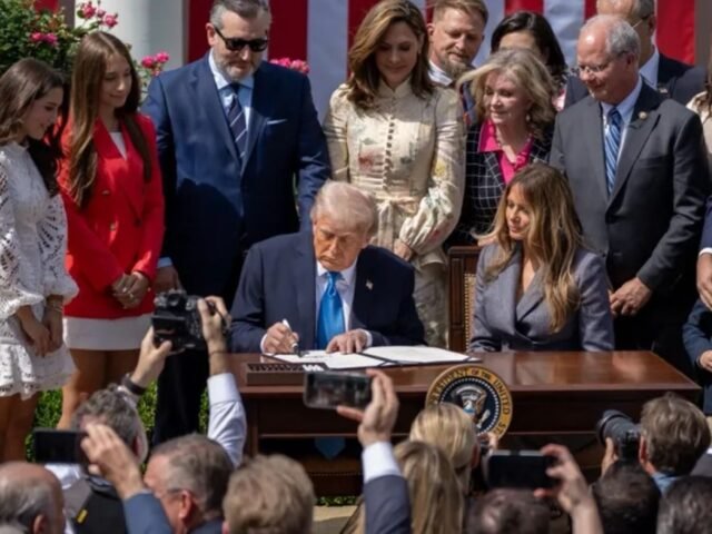 Could not load file or assembly ‘System.Net.Http.Formatting’ or one of its dependencies. The located assembly’s manifest definition does not match the assembly reference. (Exception from HRESULT: 0x80131040)