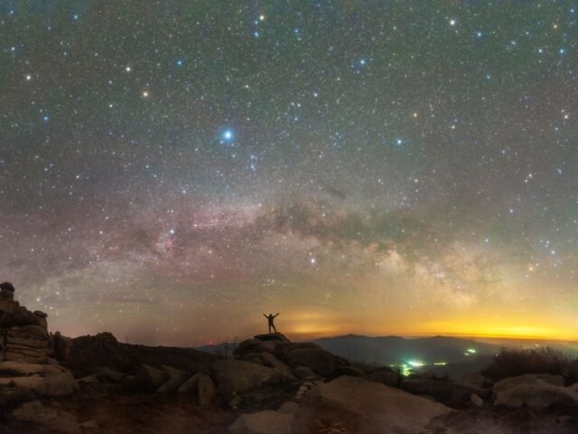 Céu de maio terá chuva de meteoros causada pelo cometa Halley