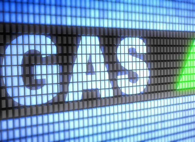 Natural Gas and Oil Forecast: Volatility Rises Amid Middle East Risk and U.S. Inventory Build