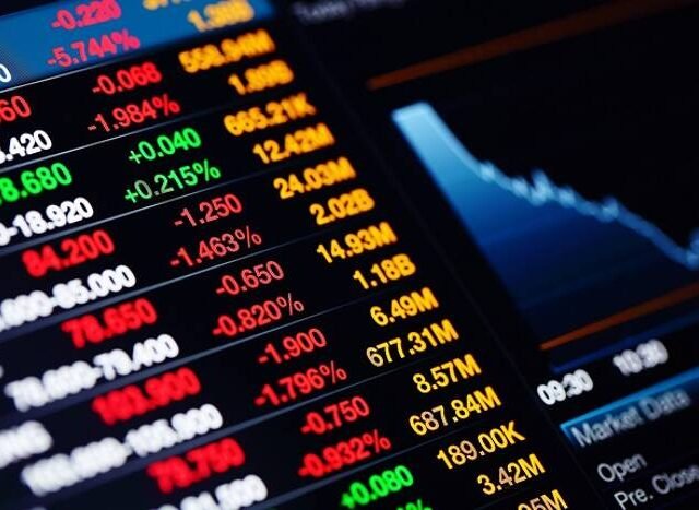 The Day Ahead: Markets Eye Target and Snowflake Earnings Today After Rally Pauses