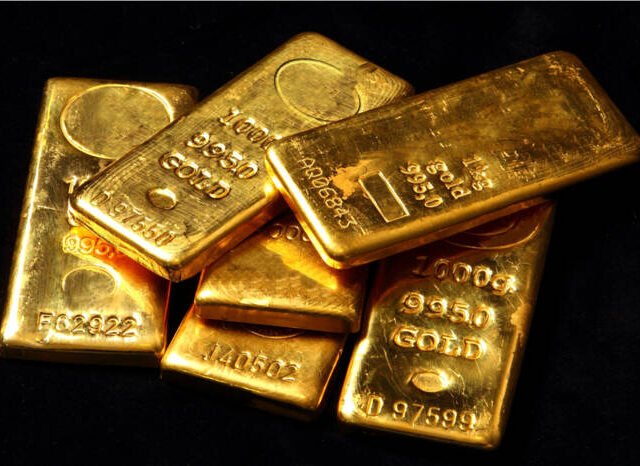 Gold Price Forecast: Bearish Momentum Accelerates, Weekly Bearish Signal