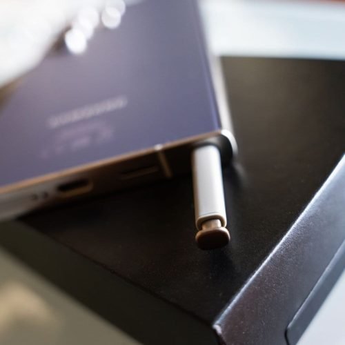 Galaxy S25 Ultra parece uma versão piorada do S24 Ultra, diz youtuber