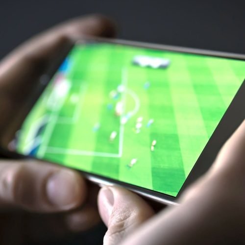 Dona do campeonato espanhol denuncia X e Google por transmissões piratas de futebol