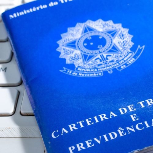 Empresas oferecem mais de 100 vagas na área de tecnologia; lista e como se candidatar