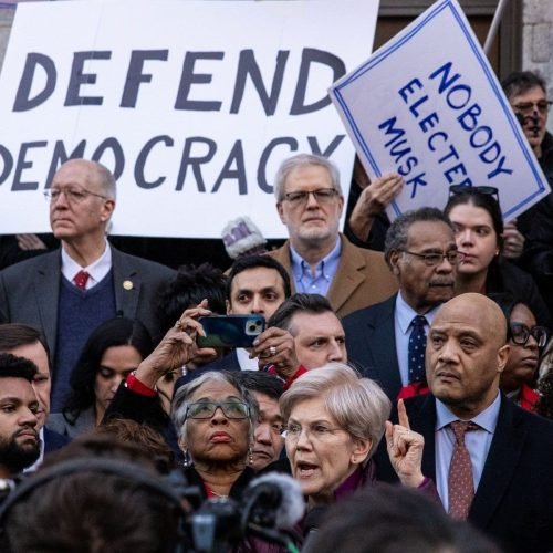 Políticas de Elon Musk no governo Trump são alvo de protestos nos Estados Unidos