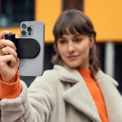 LUX Grip: Leica lança acessório com controles profissionais para a câmera do iPhone