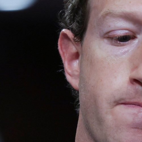 Meta baixou mais de 81 TB de livros piratas via torrent para treinar IA