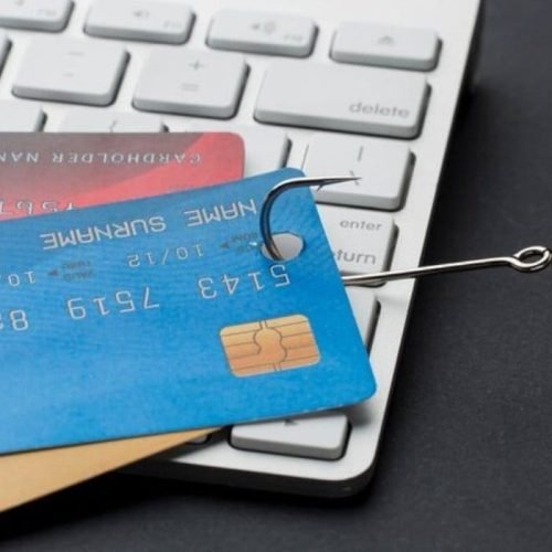 Trio que lucrou quase R$ 6 milhões com sites de lojas falsas é preso em SP