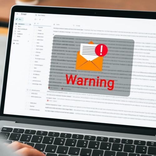 Ataques de phishing miram clientes do maior banco da Ucrânia e outras empresas do país