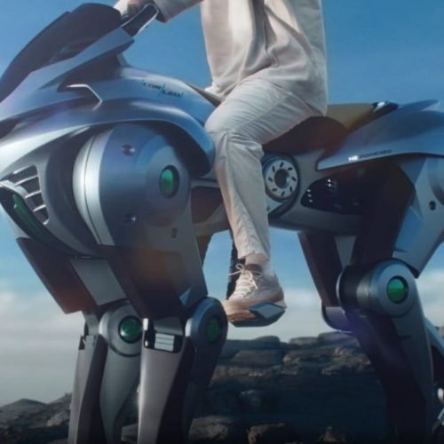 Kawasaki mostra conceito de robô quadrúpede que pode ser montado por humanos