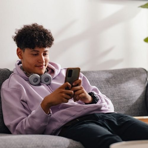 Adolescentes não poderão fazer lives no Instagram; confira novas regras