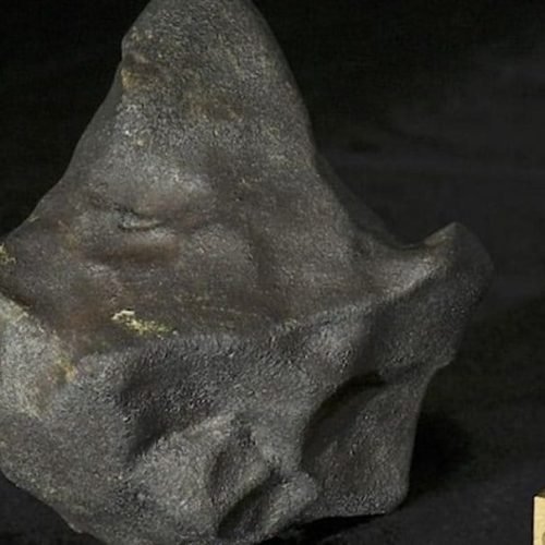 Meteoro “bola de lama” chega intacto a Terra após 2 milhões de anos; entenda