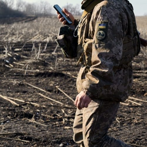 Russos estariam recrutando ucranianos via apps para realizar atentados