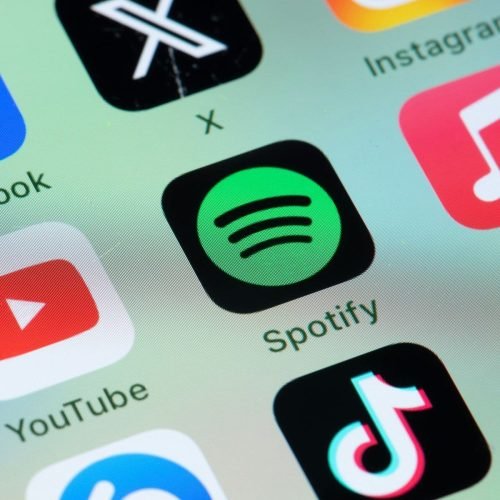 Em retaliação, Brasil pode taxar Instagram, Google, Facebook, Amazon e outros serviços