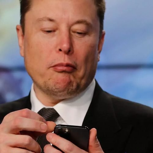 Elon Musk faz oferta para comprar OpenAI, dona do ChatGPT