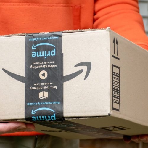 Preços na Amazon podem subir após impacto das tarifas de Trump, alerta CEO