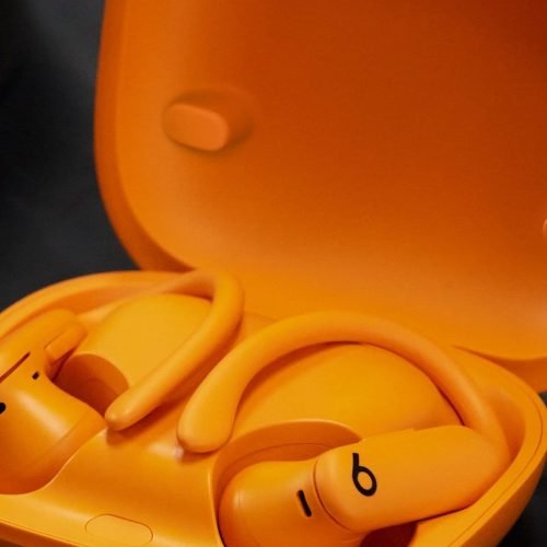 Powebeats Pro 2: novo fone chega com sensor de frequência cardíaca e melhorias no design