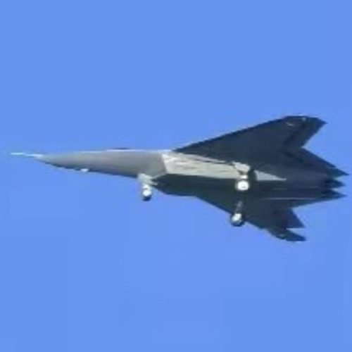 Novo caça chinês da Shenyang é avistado com asas de lambda