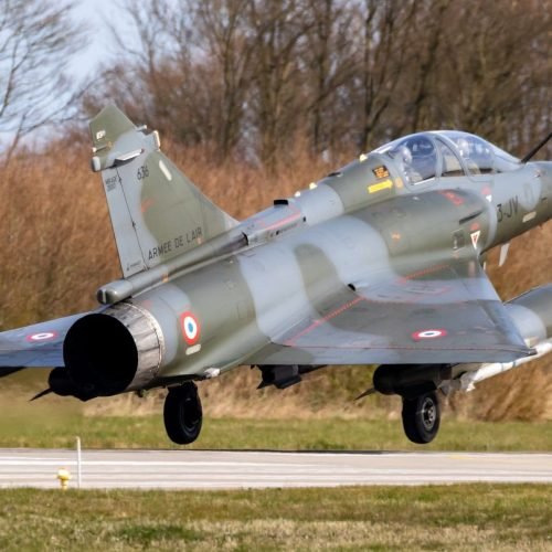 Ucrânia utiliza caças Mirage 2000 para conter ataques russos; veja imagens