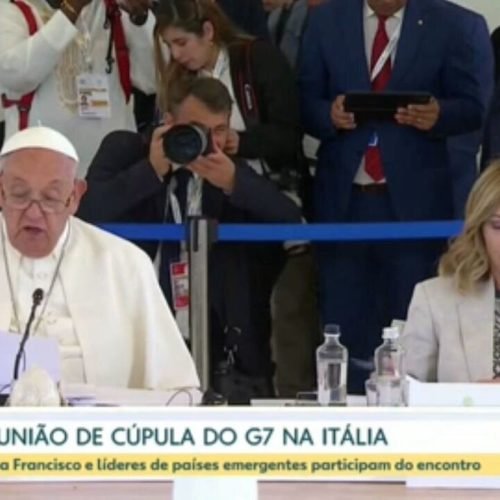 'Casacão branco': papa Francisco foi vítima de imagens falsas com IA e aprovou documento pedindo regulamentação cuidadosa da tecnologia