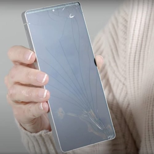 Tela do Galaxy S25 Ultra sofre rachaduras em novo teste de queda e durabilidade