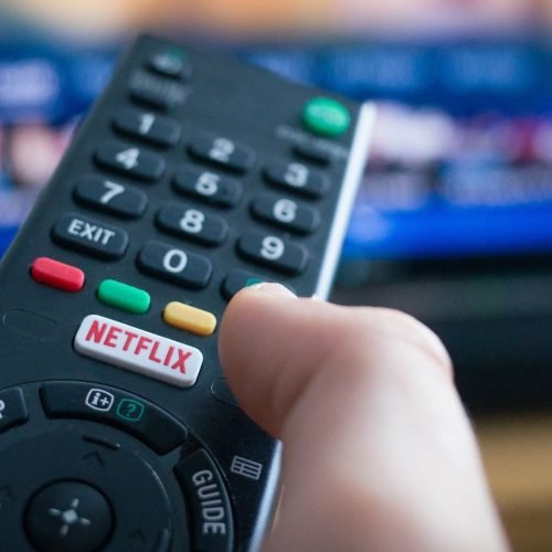 Depois de muita resistência, Netflix libera integração com Apple TV