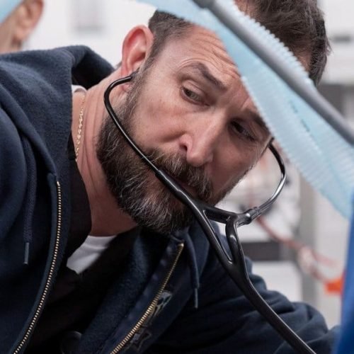 O que acontece no final de The Pitt? Entenda desfecho da série médica da Max