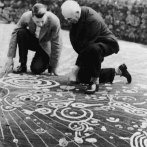 A pedra misteriosa enterrada por arqueólogos para não ser vandalizada