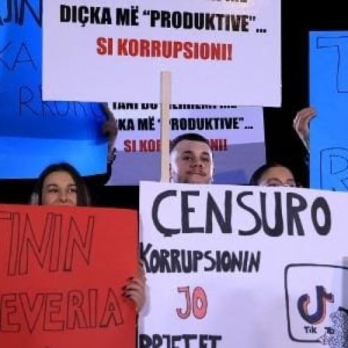 Albânia bloqueia TikTok por 12 meses e adolescentes protestam nas ruas