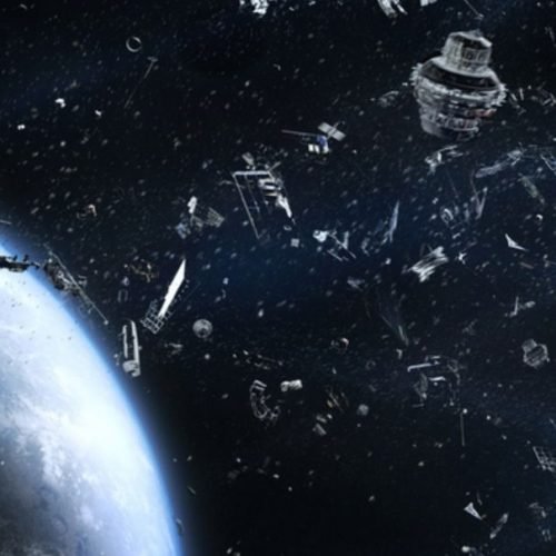 Risco de colisões orbitais está chegando a um nível crítico, alerta estudo