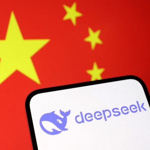 DeepSeek, rival chinês do ChatGPT, diz ter sofrido ciberataque e limita usuários novos após ganhar popularidade nos EUA | Tecnologia