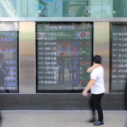 Hang Seng Index and Nikkei 225: Stocks Rise on Tariff Hopes, Fed Outlook