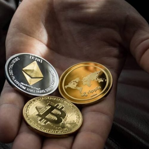 XRP News Today: Will SEC Transparency Boost XRP Sentiment? BTC Dips Below $82k