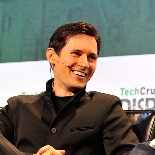 CEO do Telegram deixa a França após prisão, mas ainda será julgado no país