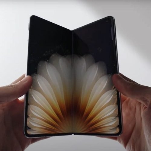 Oppo Find N5: celular dobrável mais fino do mundo tem 16 GB de RAM e bateria enorme