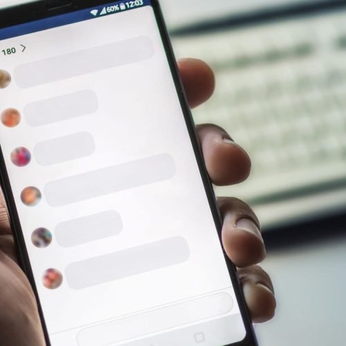 Signal: função de vincular dispositivo do app é usada para monitorar militares da Ucrânia