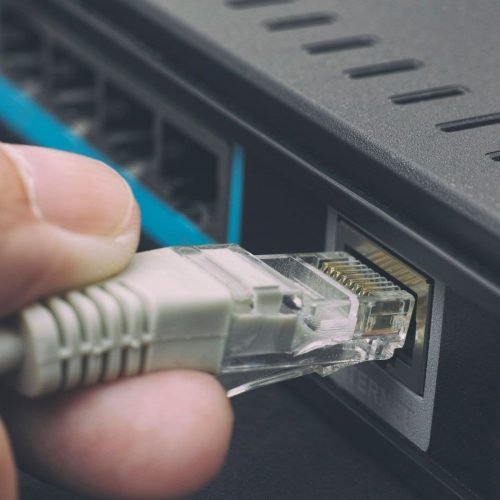 Provedor de internet do Ceará encerra atividades após sofrer ataques de facção criminosa