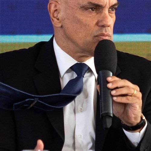 Alexandre de Moraes multa X em R$ 8,1 milhões por descumprimento de ordem judicial