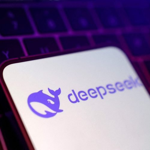 App chinês DeepSeek supera ChatGPT nos EUA e derruba ações de empresas ligadas a IA