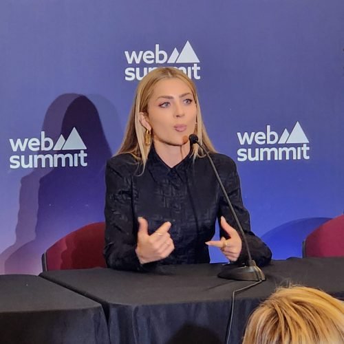 No Web Summit, Jade Picon relaciona atenção à saúde mental com carreira de sucesso: 'Transformou a minha vida'