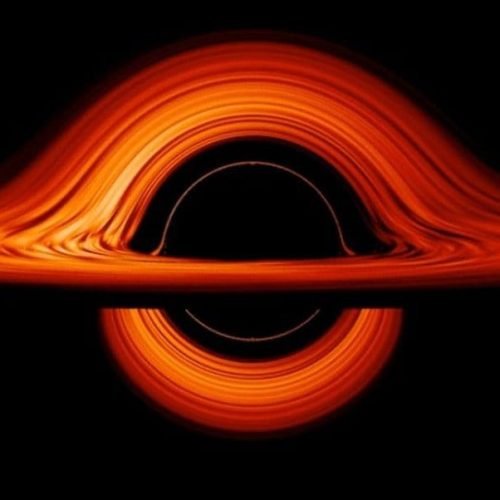 O que aconteceria se um buraco negro atravessasse o corpo humano?