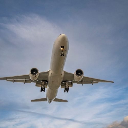 Power bank pega fogo durante voo e obriga avião a fazer pouso de emergência na China