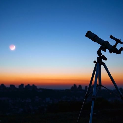 Alinhamento raro entre a Lua e planetas formará ‘rosto sorridente’ no céu; saiba como observar