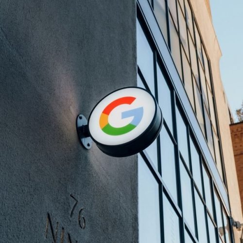 Google paga ‘enorme quantia em dinheiro’ para ter Gemini em celulares Samsung, revela executivo
