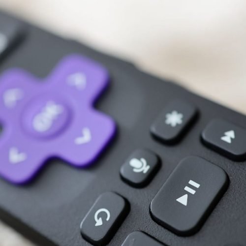 Roku acaba com Roku Express e lança 2 novos dispositivos de streaming; confira