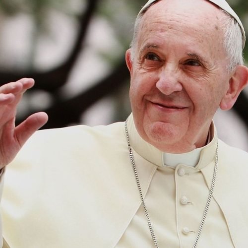 IA ‘sombra do mal’, cuidado com celular, oração para rôbos e mais: as falas do papa Francisco sobre tecnologia