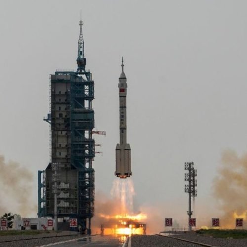 China lança nova missão tripulada ao espaço nesta quinta-feira (24)